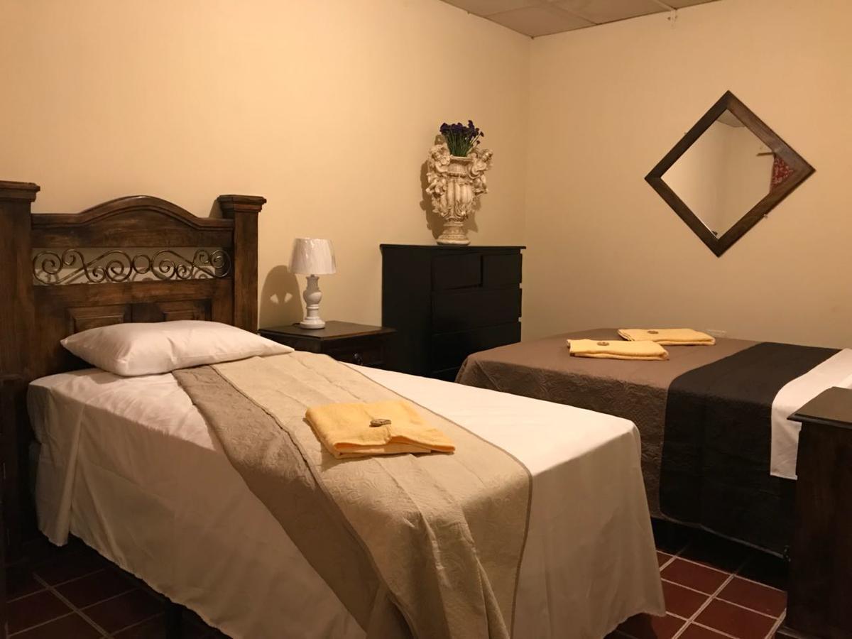Los Angeles De La Alameda, Hostel Antigua Extérieur photo